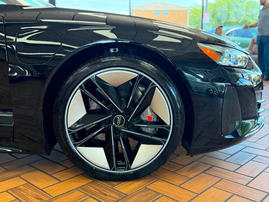 Used 2024 Audi RS e-tron GT w/ Carbon Performance Package AWD/4WD image 13