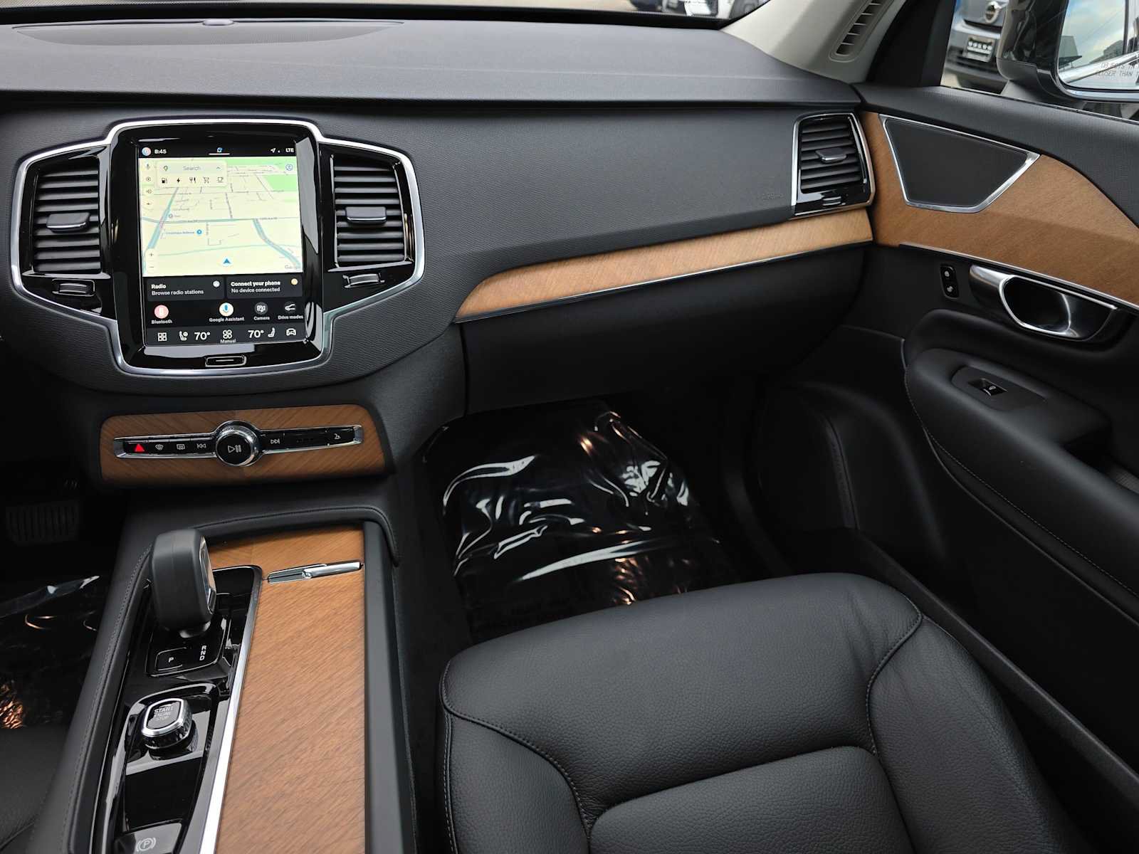 Certified 2025 Volvo XC90 T8 Plus w/ Protection Package Premier AWD/4WD image 20