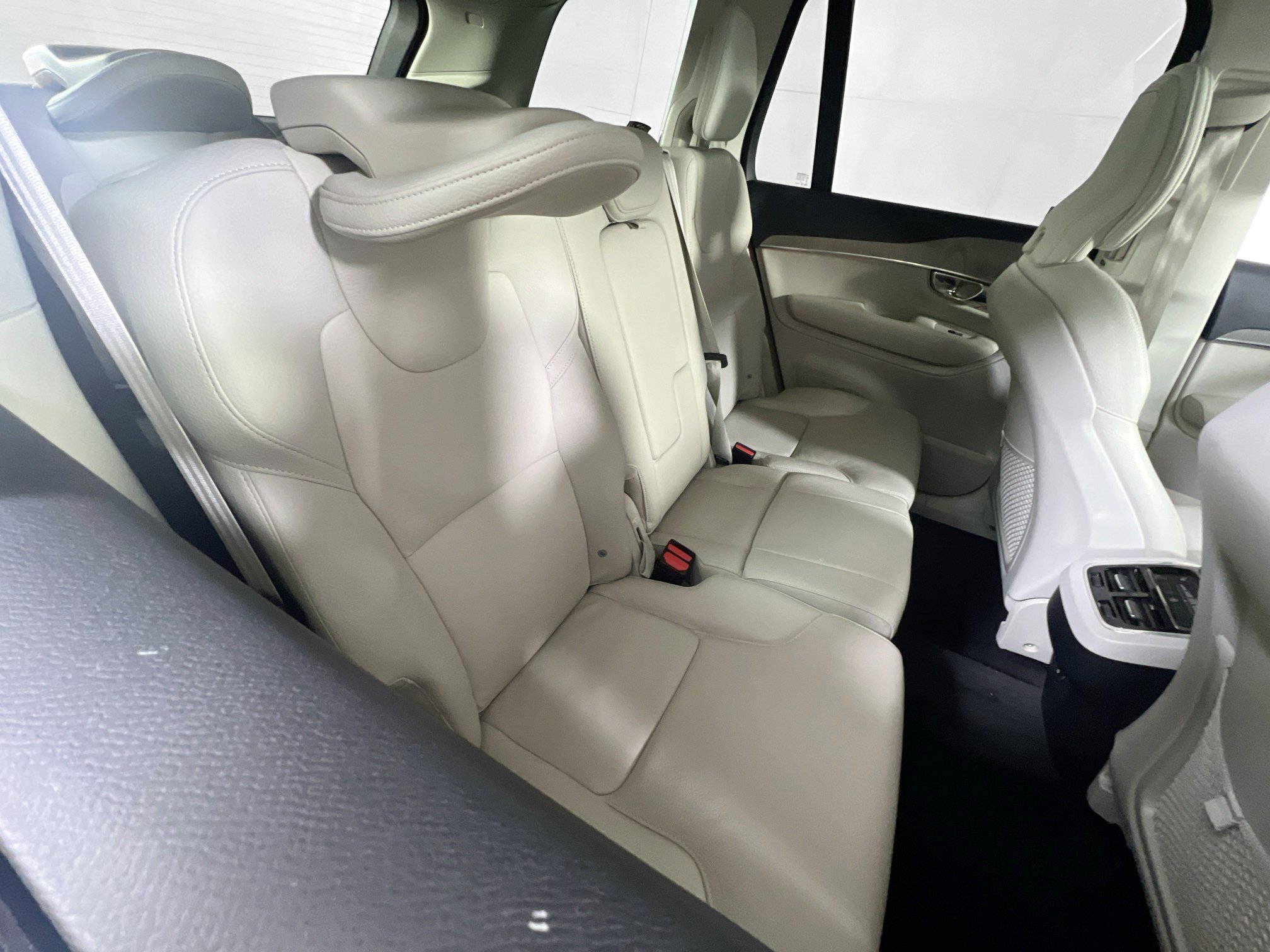 Used 2025 Volvo XC90 B6 Plus w/ Protection Package Premier AWD/4WD image 27