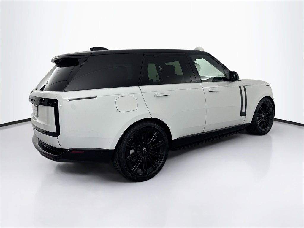 New 2025 Land Rover Range Rover SE image 5