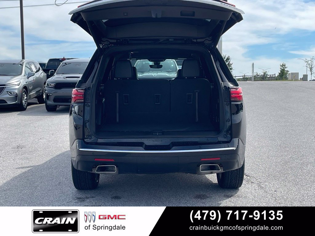 Used 2023 Chevrolet Traverse Premier AWD/4WD image 7