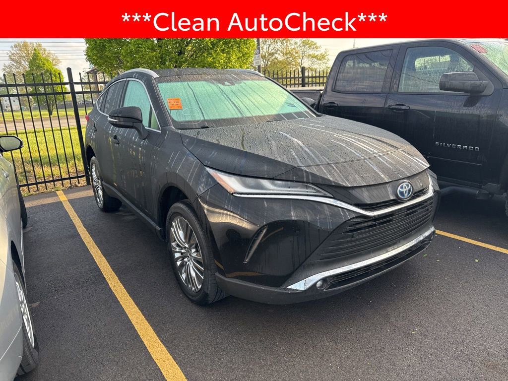 Used 2023 Toyota Venza XLE AWD/4WD image 3