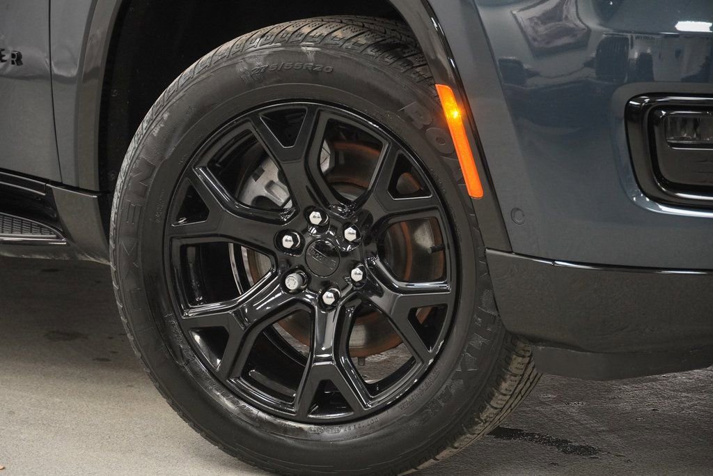 Certified 2024 Jeep Wagoneer Series II AWD/4WD image 4