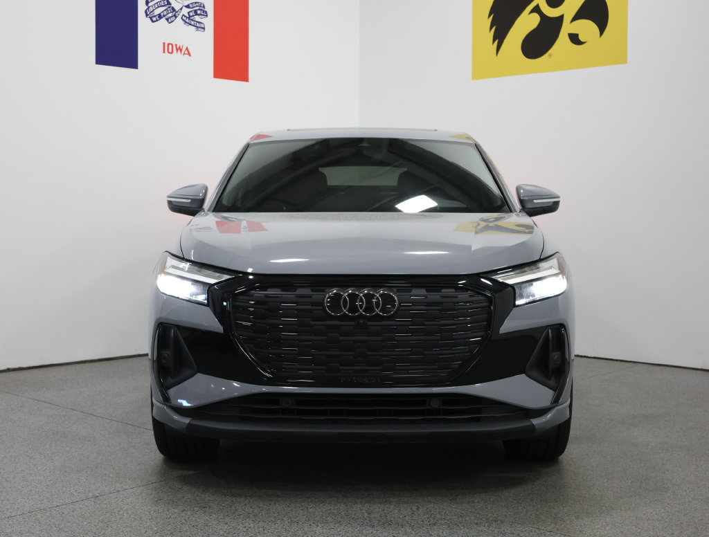 Used 2023 Audi Q4 e-tron Premium Plus w/ Premium Plus AWD/4WD image 7