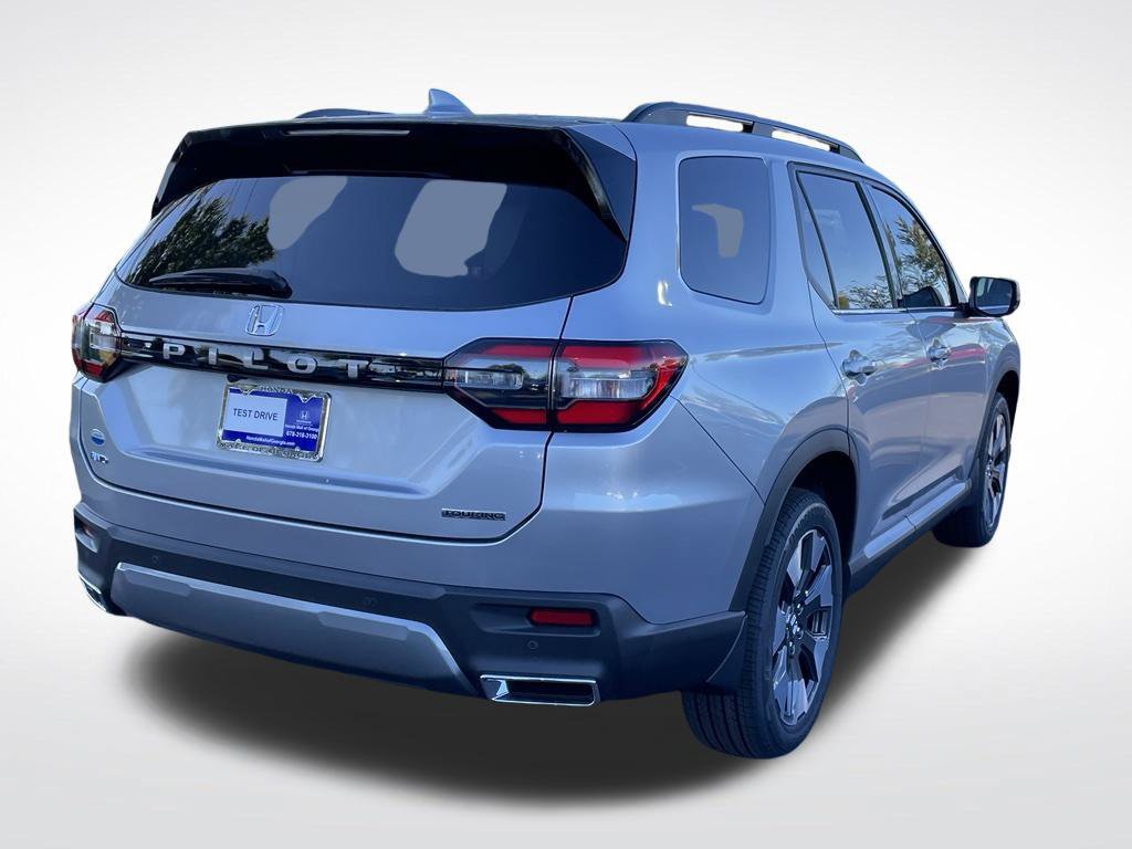New 2026 Honda Pilot Touring image 6