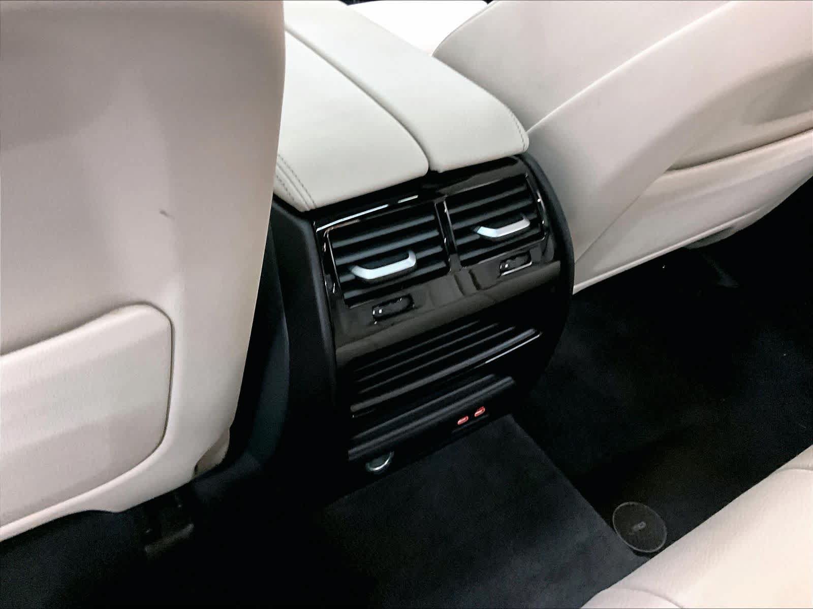Used 2023 BMW 540i w/ M Sport Package RWD image 38