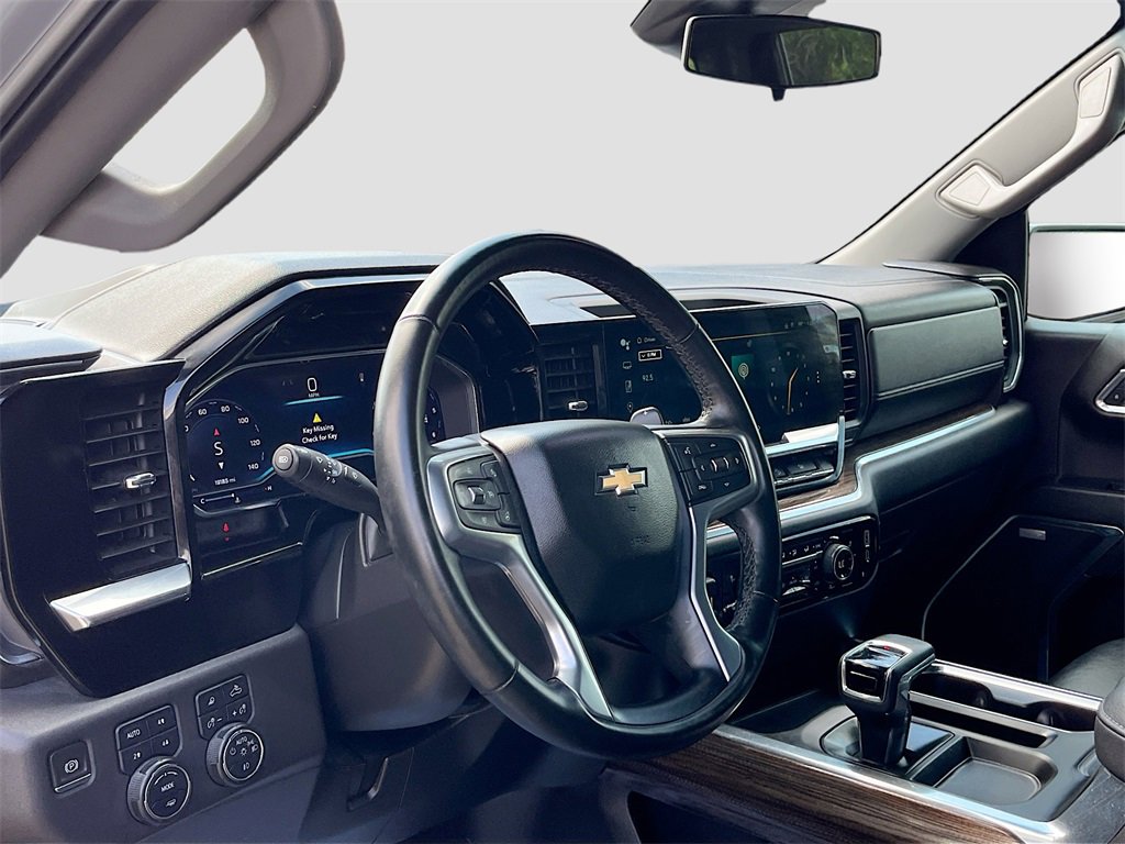 Used 2024 Chevrolet Silverado 1500 LT Trail Boss w/ Convenience Package II image 9