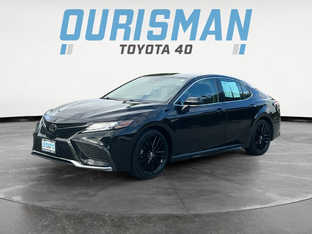 Used 2021 Toyota Camry XSE FWD image 3