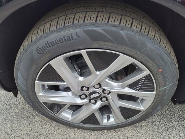 New 2025 Cadillac Optiq Luxury 1 image 12