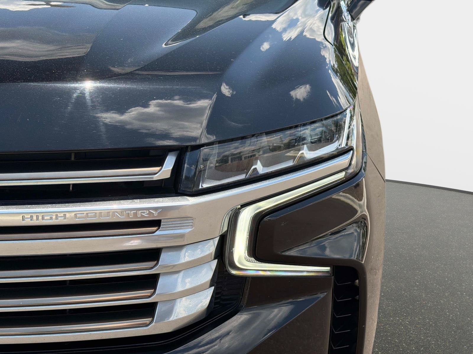 Used 2021 Chevrolet Suburban High Country w/ Premium Package RWD image 10