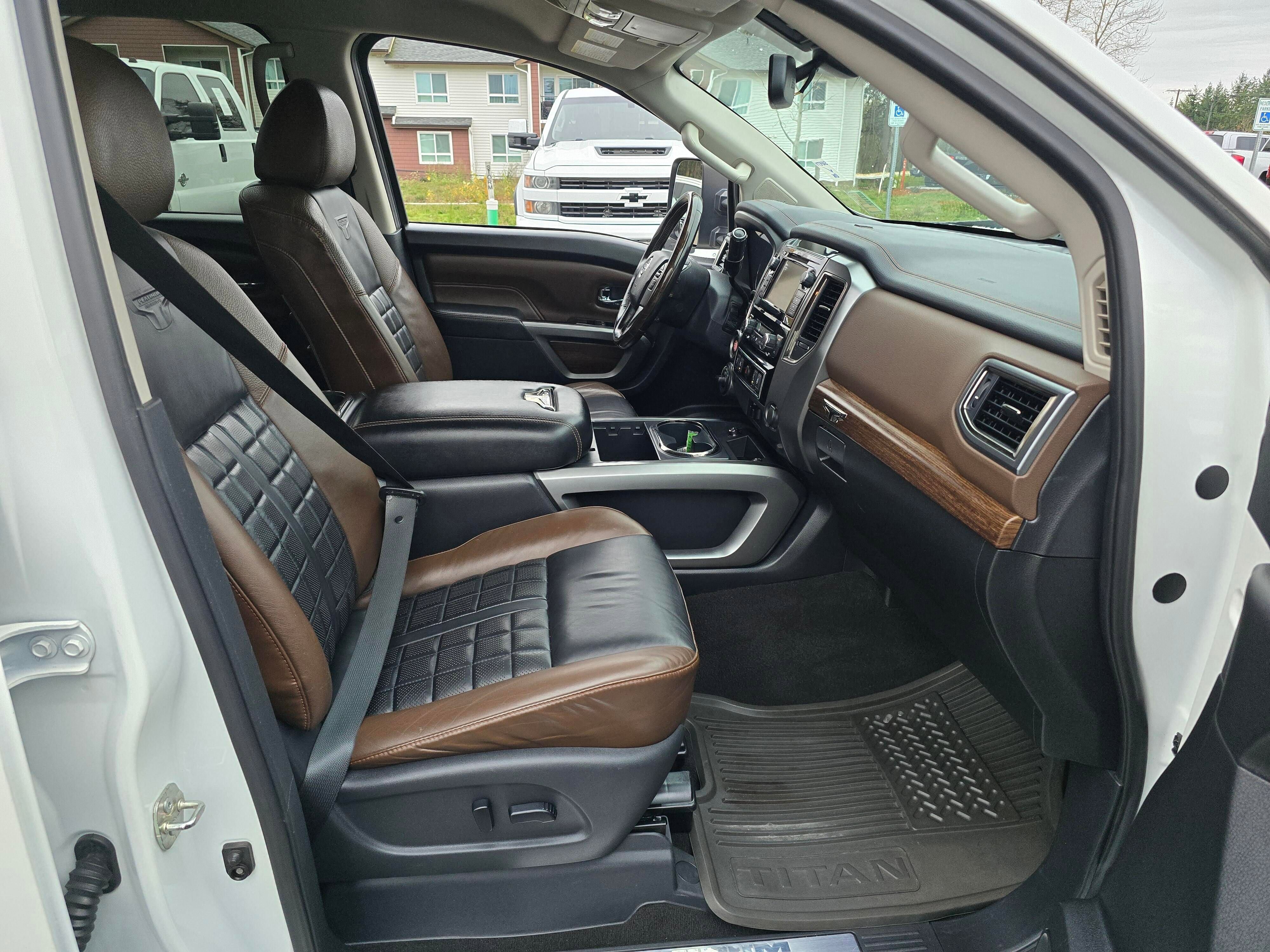 Used 2019 Nissan Titan Platinum Reserve w/ Platinum Utility Package AWD/4WD image 33