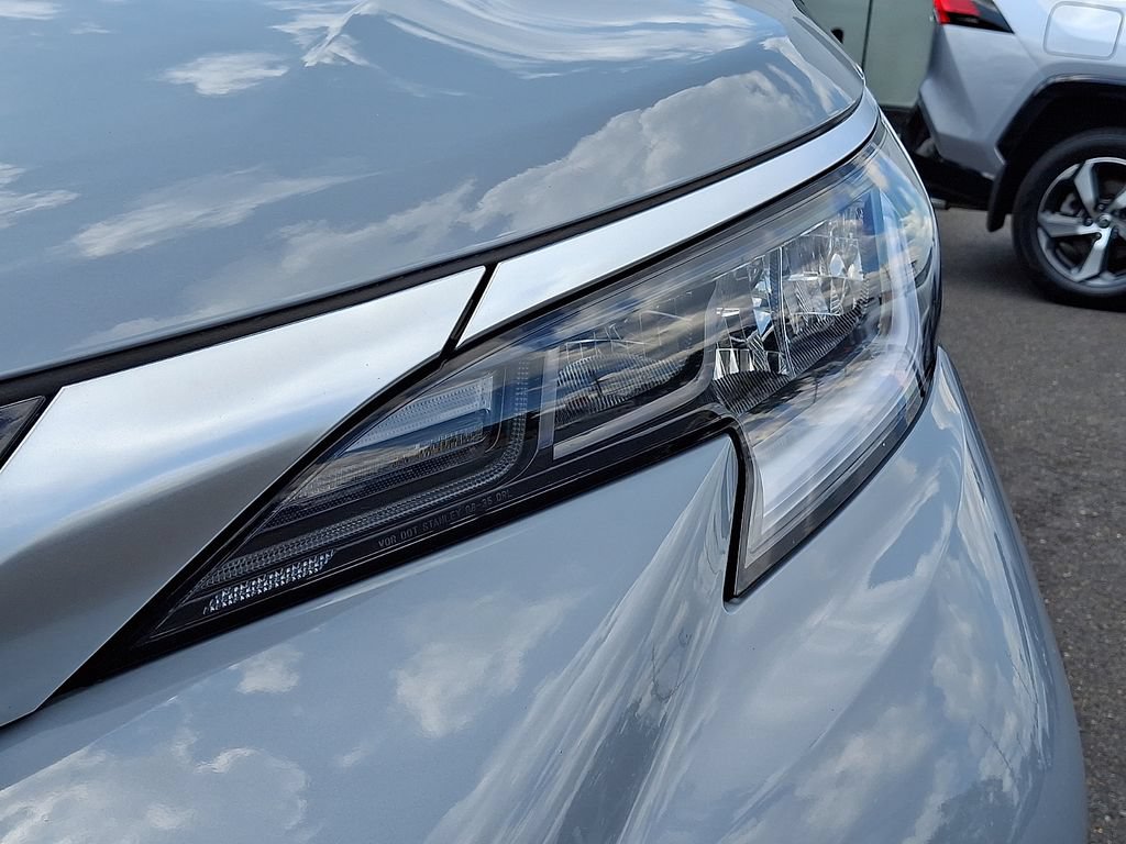 Certified 2023 Toyota Sienna XSE w/ XSE Plus Package AWD/4WD image 8