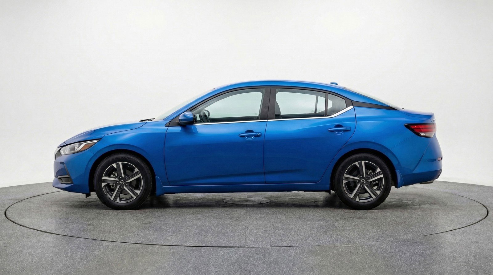 Used 2025 Nissan Sentra SV image 5