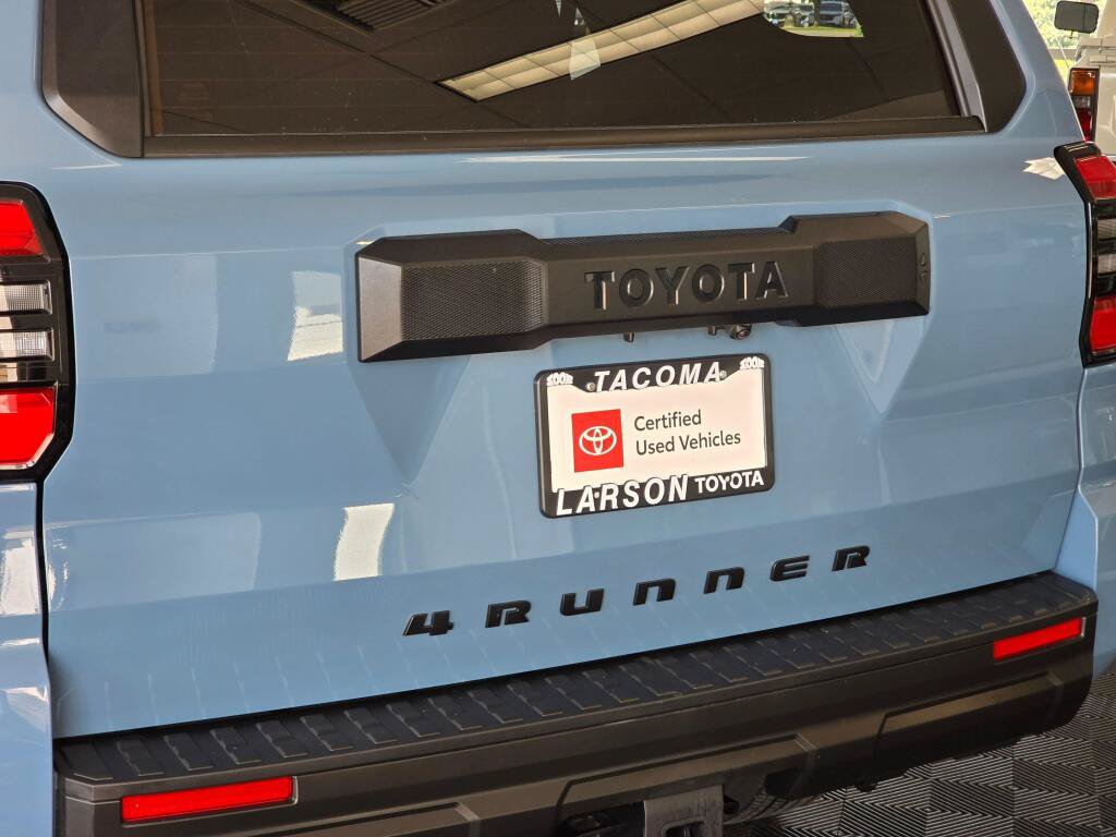 Certified 2025 Toyota 4Runner SR5 AWD/4WD image 12