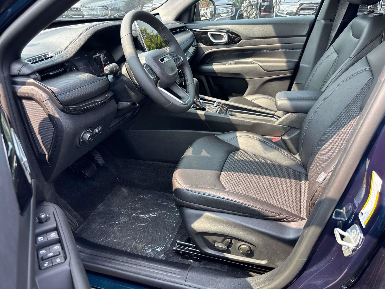 New 2026 Jeep Compass Latitude AWD/4WD image 6