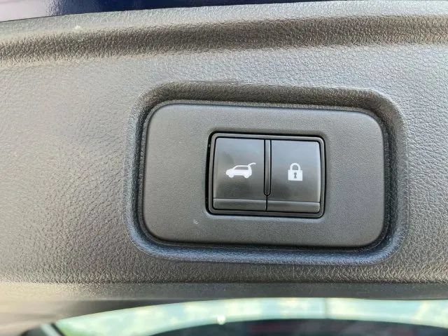 Certified 2025 Nissan Pathfinder SV AWD/4WD image 22