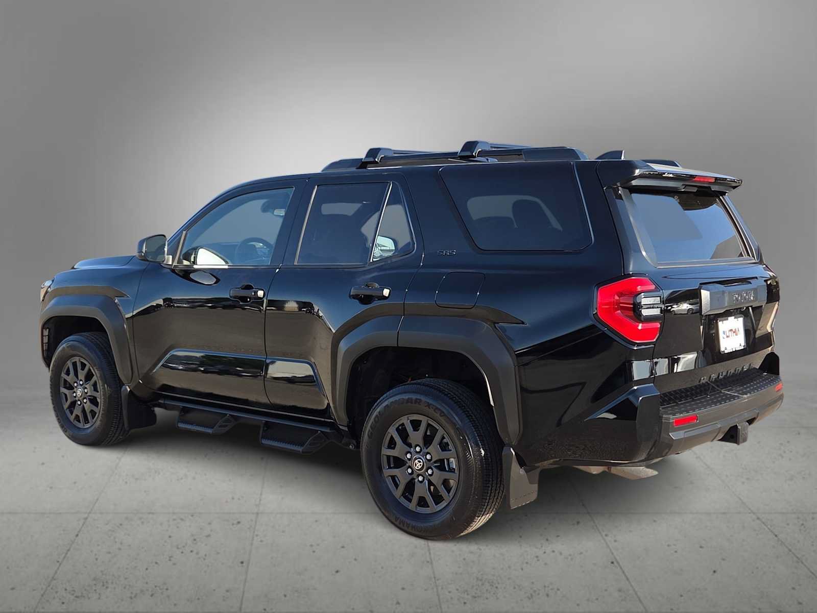 Used 2025 Toyota 4Runner SR5 AWD/4WD image 5