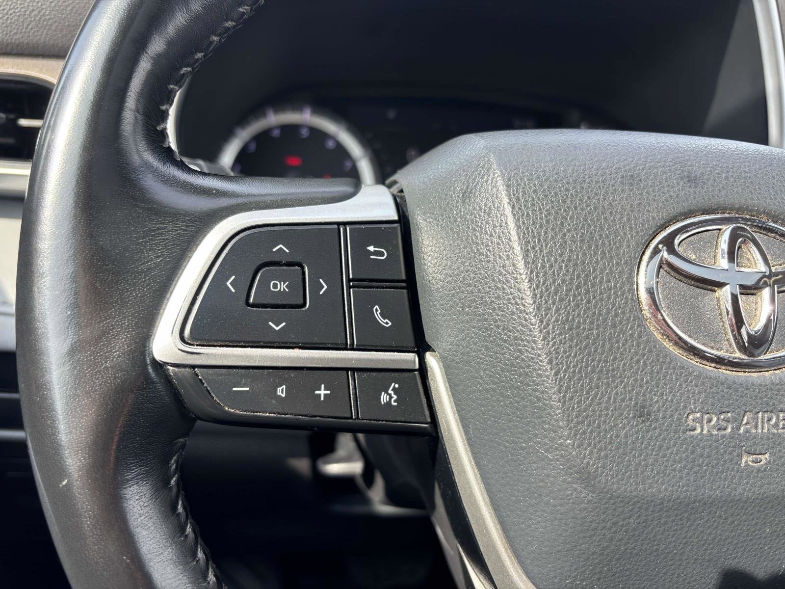 Used 2022 Toyota Highlander XLE AWD/4WD image 19