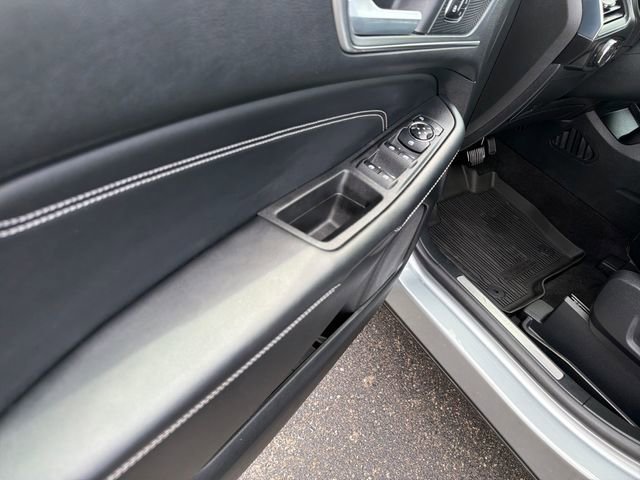Used 2024 Ford Edge Titanium image 14