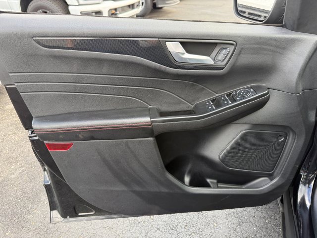 Used 2025 Ford Escape ST-Line AWD/4WD image 11
