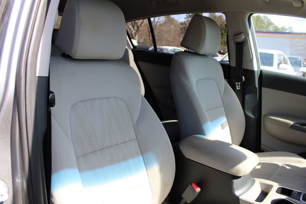 Used 2020 Kia Sportage LX FWD image 33