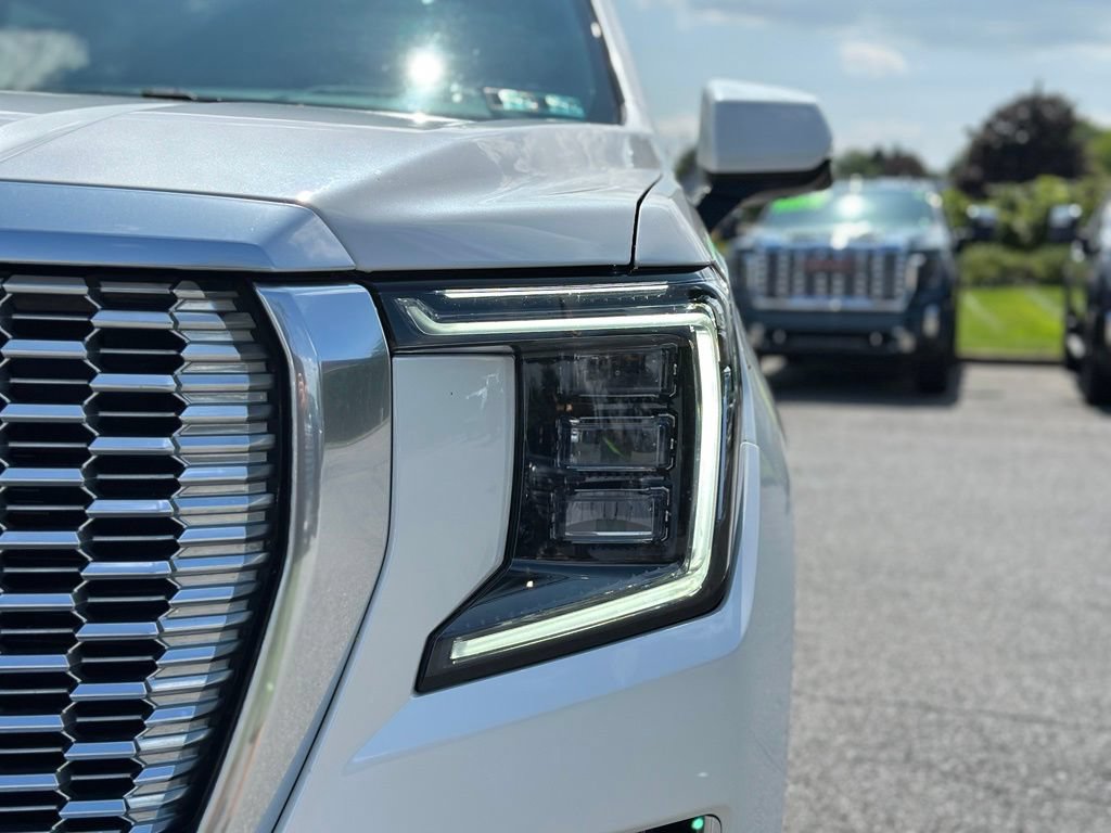 Certified 2021 GMC Yukon XL Denali w/ Denali Ultimate Package AWD/4WD image 47