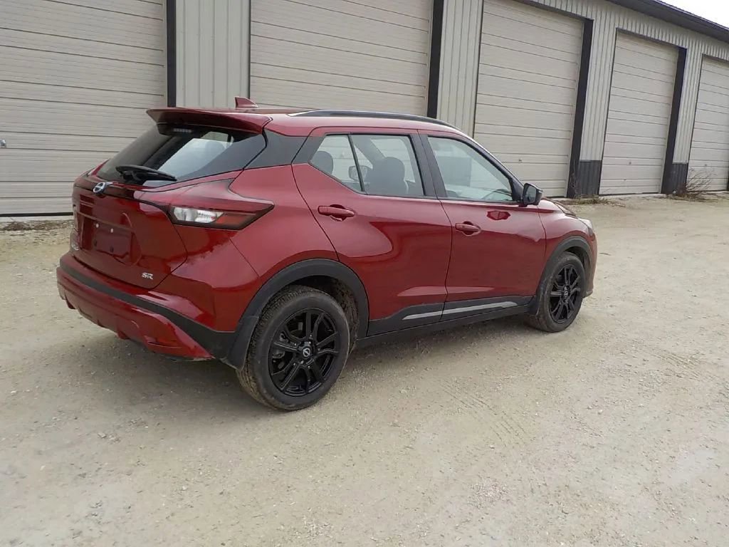 Used 2024 Nissan Kicks SR image 5