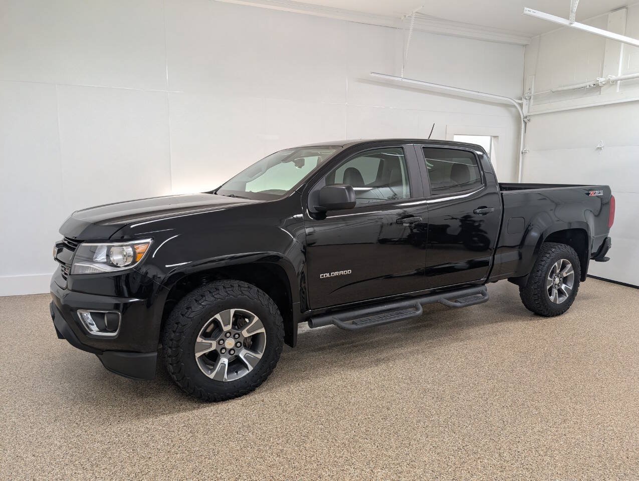 Used 2015 Chevrolet Colorado Z71 AWD/4WD image 1