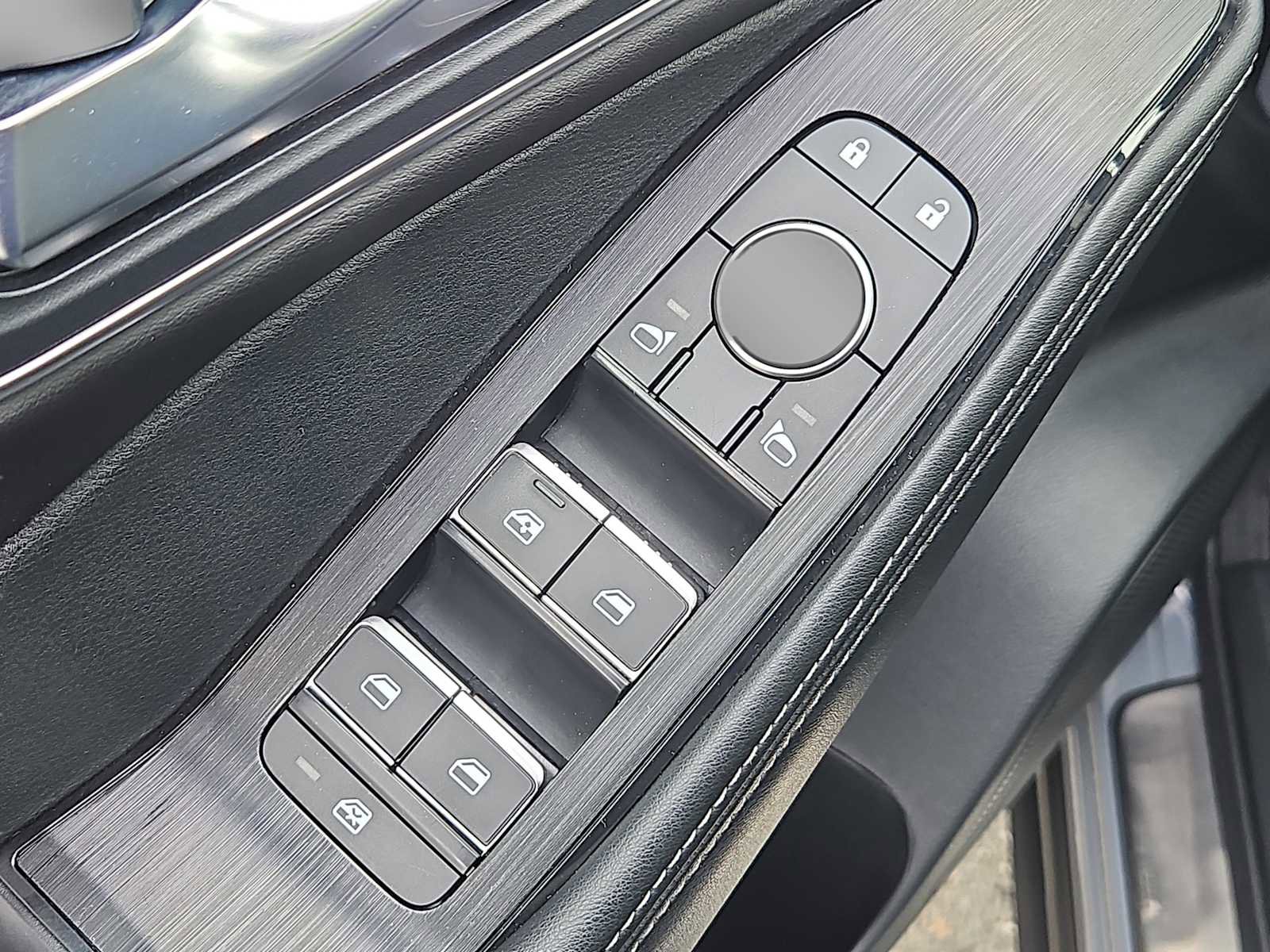 Used 2023 Nissan Rogue Platinum AWD/4WD image 28