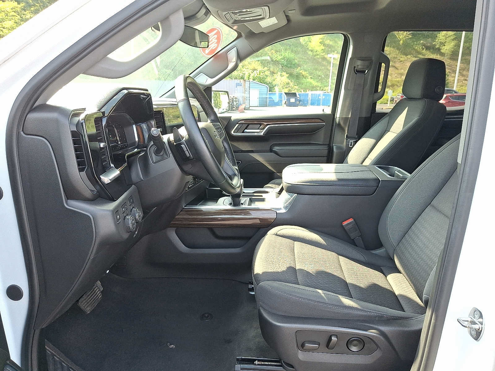 Used 2024 Chevrolet Silverado 1500 LT Trail Boss w/ Protection Package AWD/4WD image 13