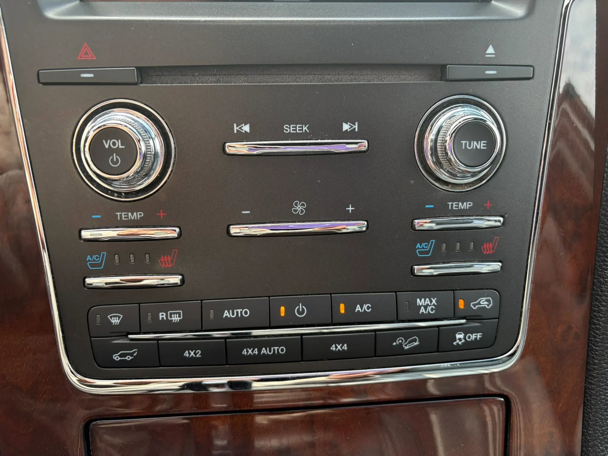 Used 2015 Lincoln Navigator 4WD image 26