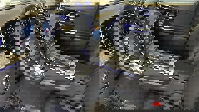 Used 2025 Mercedes-Benz GLC 300 4MATIC image 86