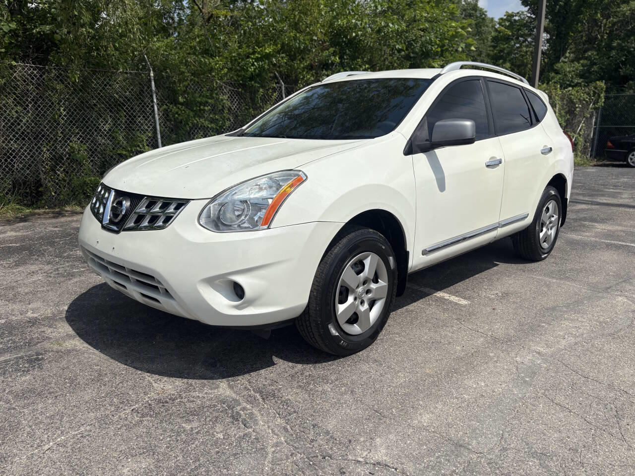 Used 2014 Nissan Rogue S w/ Convenience Package image 1