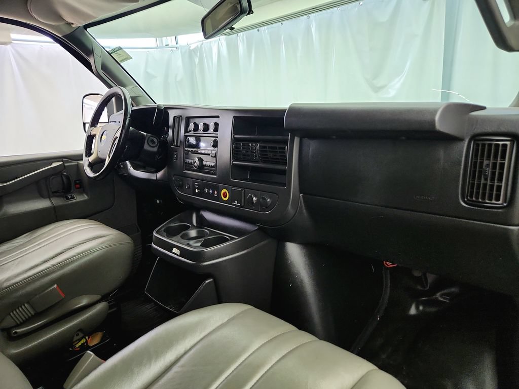 Used 2018 Chevrolet Express 2500 w/ Driver Convenience Package RWD image 21