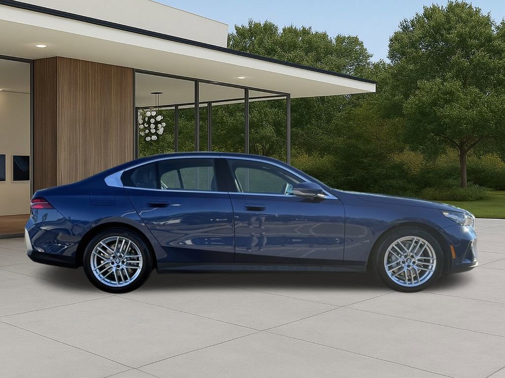 Used 2025 BMW 530i image 6