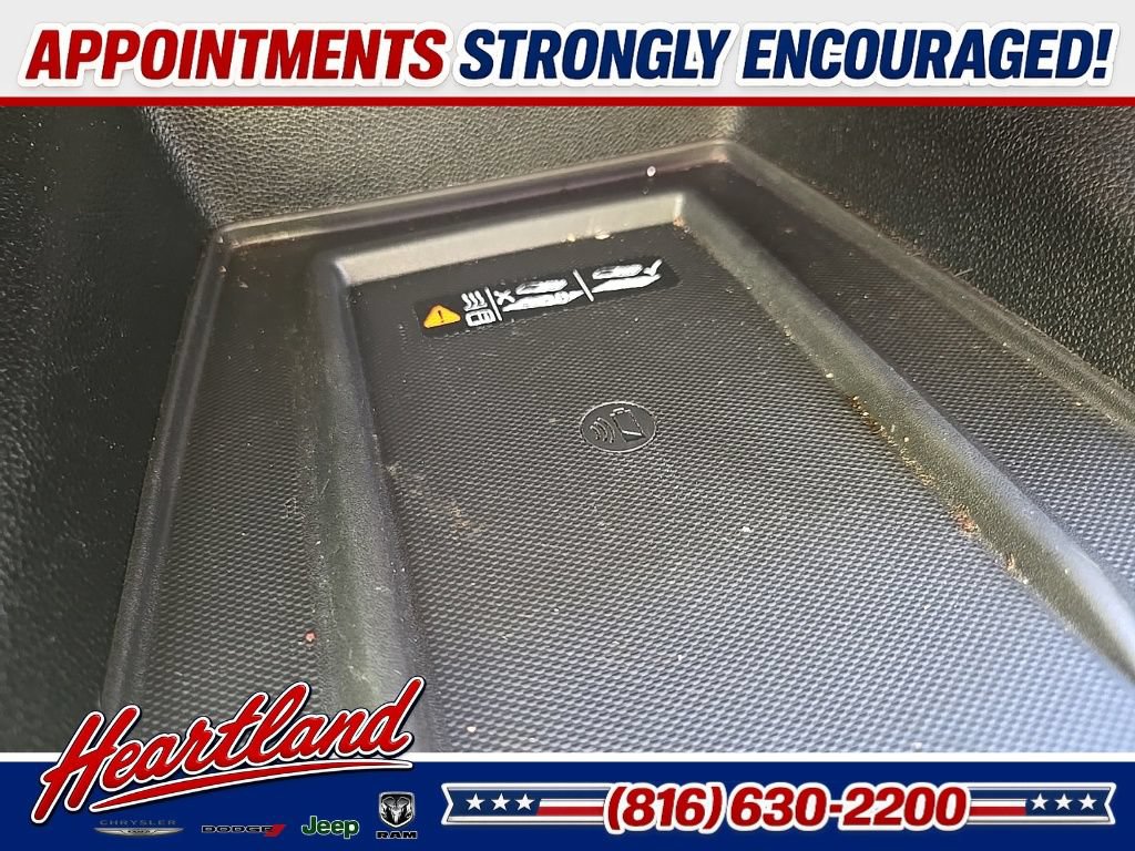 Used 2021 Chevrolet Traverse Premier AWD/4WD image 60