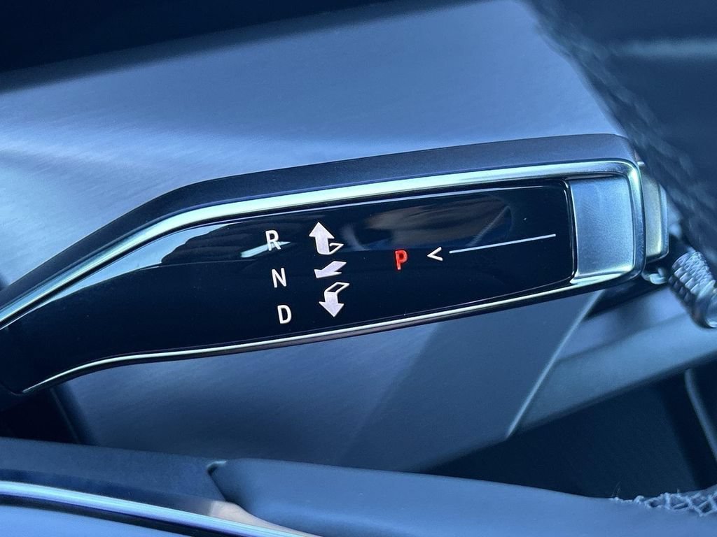 New 2026 Cadillac Vistiq Platinum AWD/4WD image 13
