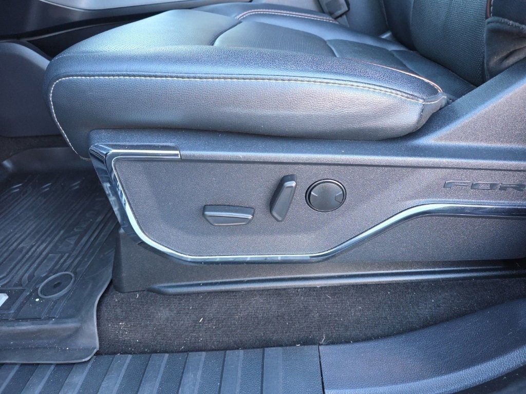 Used 2022 Ford F150 Lariat w/ Max Trailer Tow Package image 16