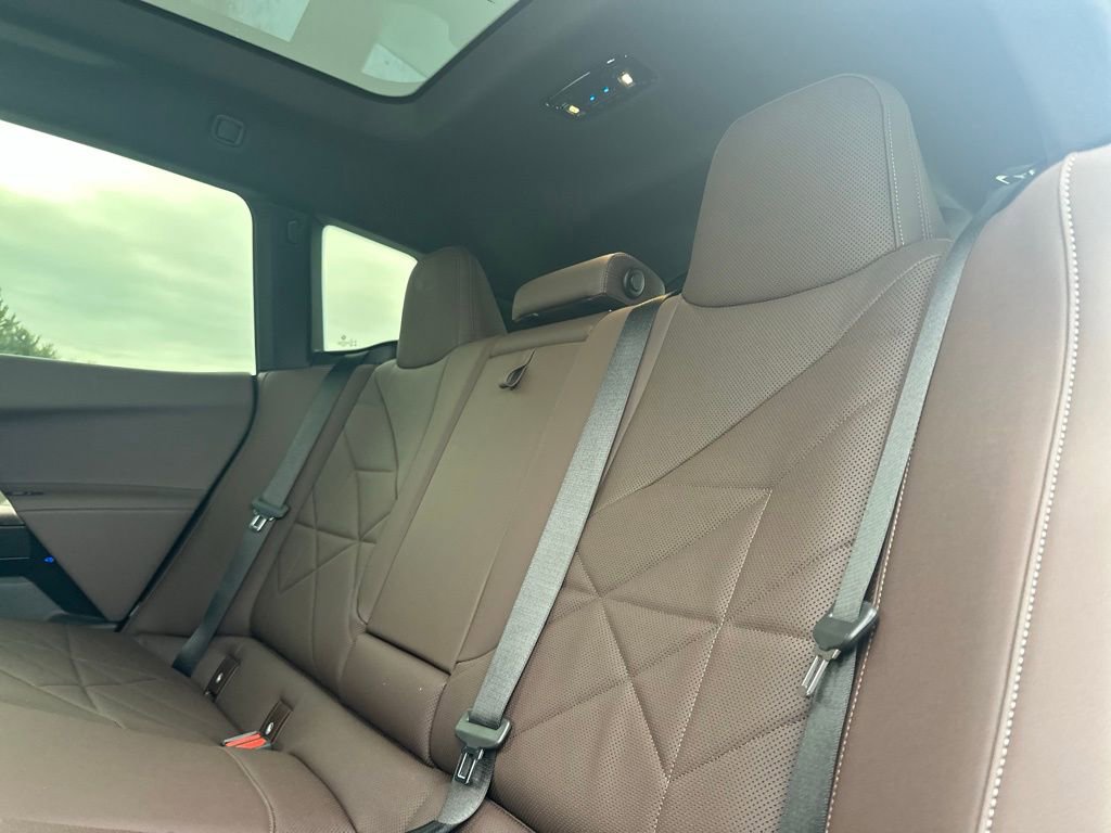 Used 2025 BMW iX xDrive50 image 19