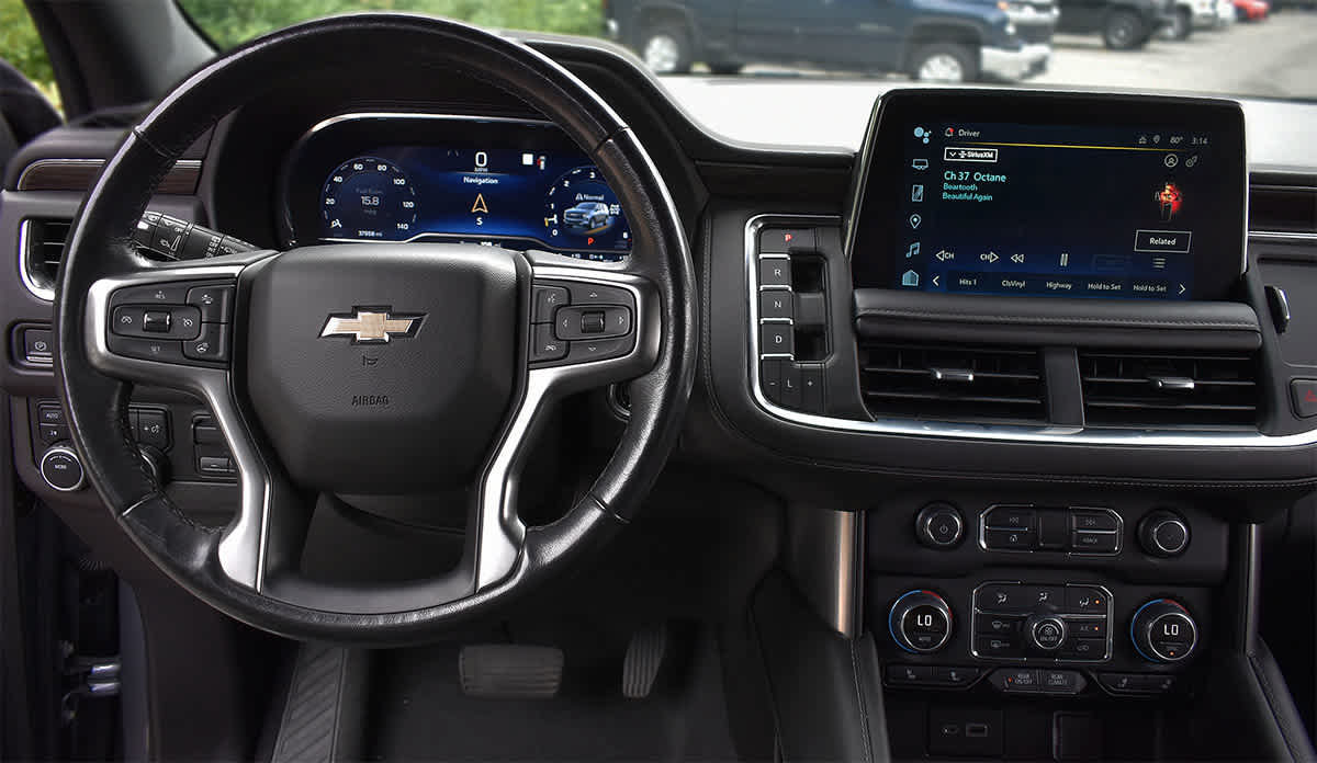 Used 2022 Chevrolet Tahoe LT w/ Luxury Package AWD/4WD image 12