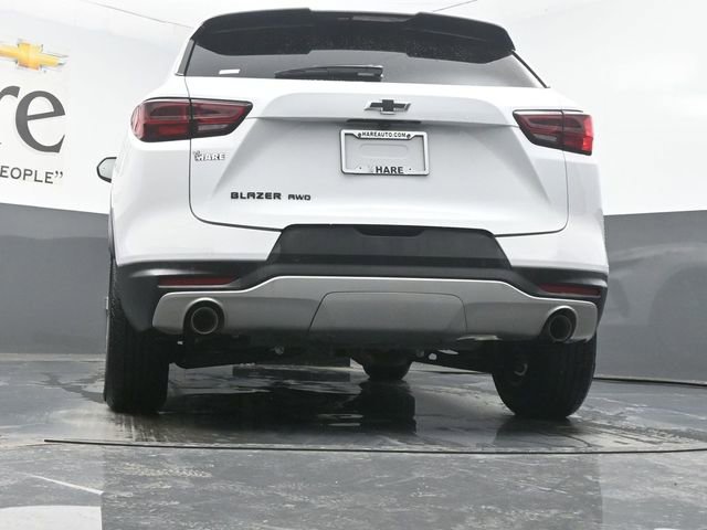 New 2025 Chevrolet Blazer LT w/ Midnight/Sport Edition image 32