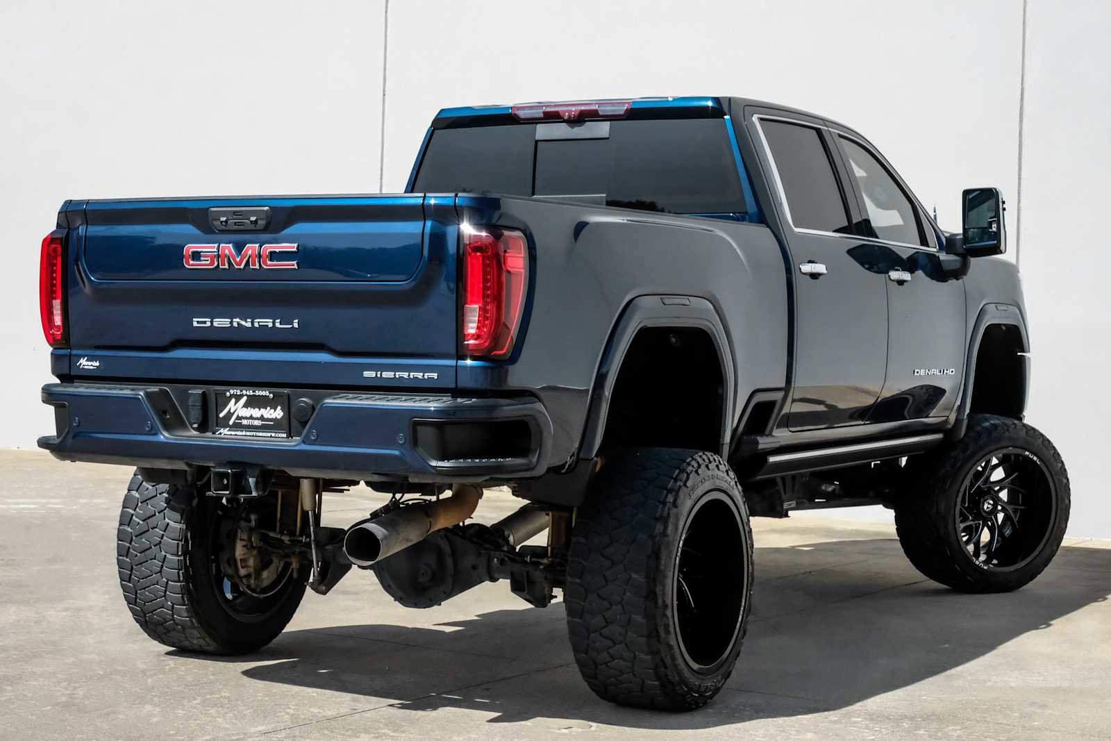 Used 2023 GMC Sierra 2500 Denali w/ Denali Ultimate Package image 8