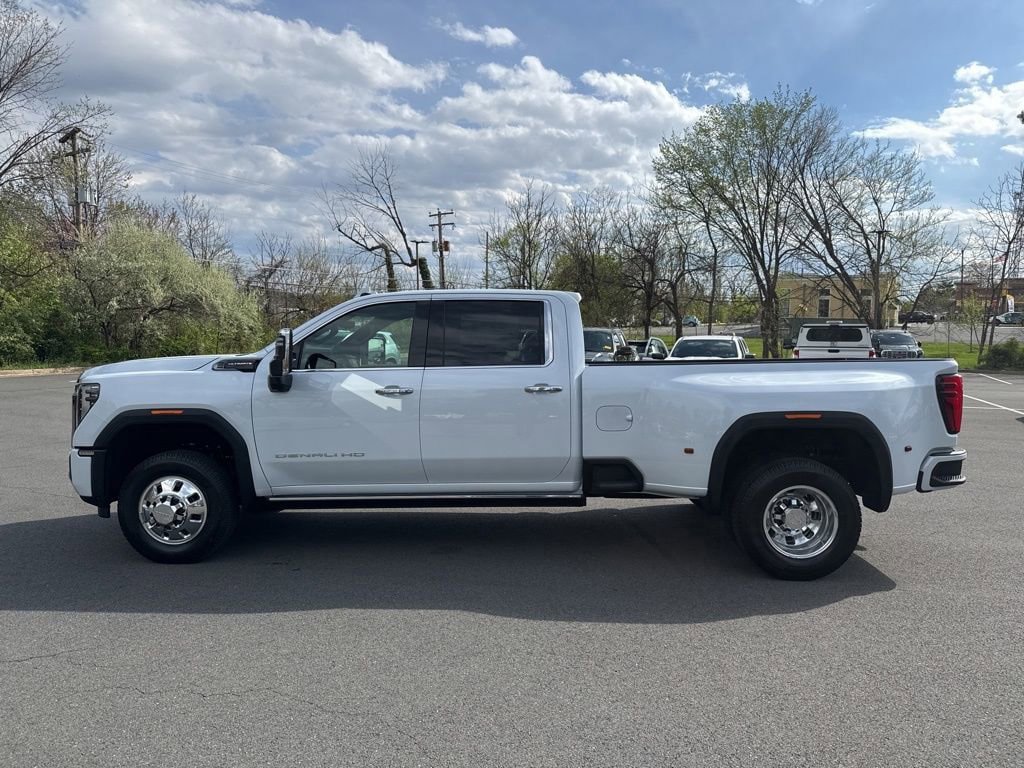 New 2026 GMC Sierra 3500 Denali Ultimate AWD/4WD image 4