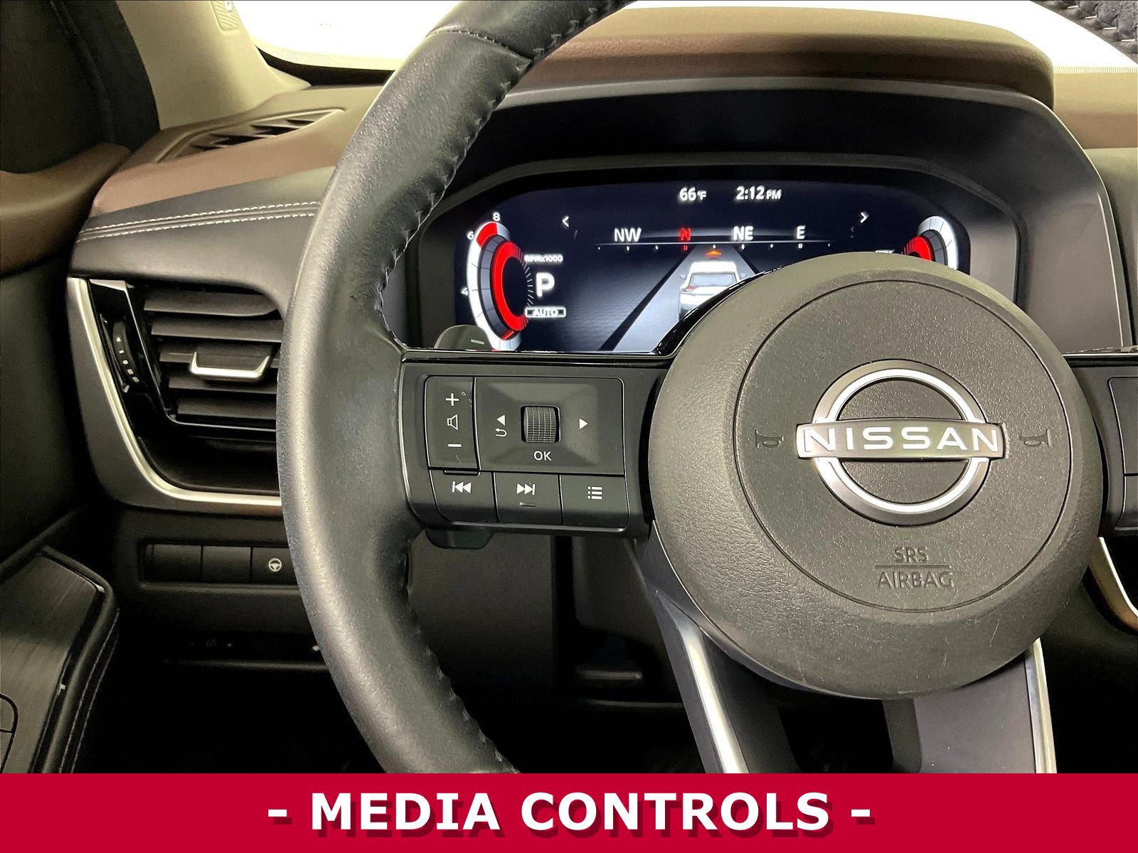 Certified 2022 Nissan Rogue Platinum w/ Head-Up Display Package AWD/4WD image 11