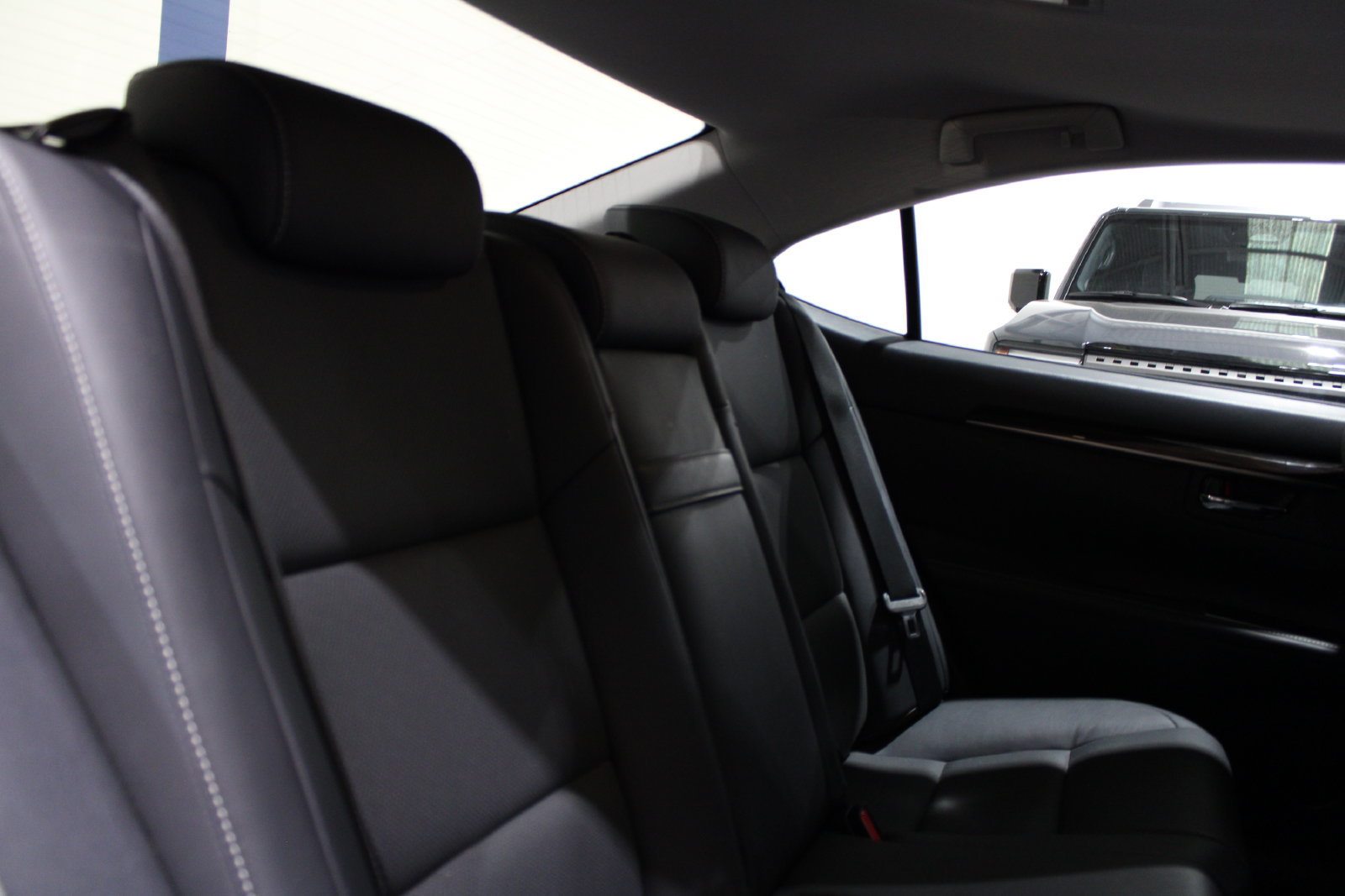 Used 2018 Lexus ES 300h w/ Navigation Package FWD image 15