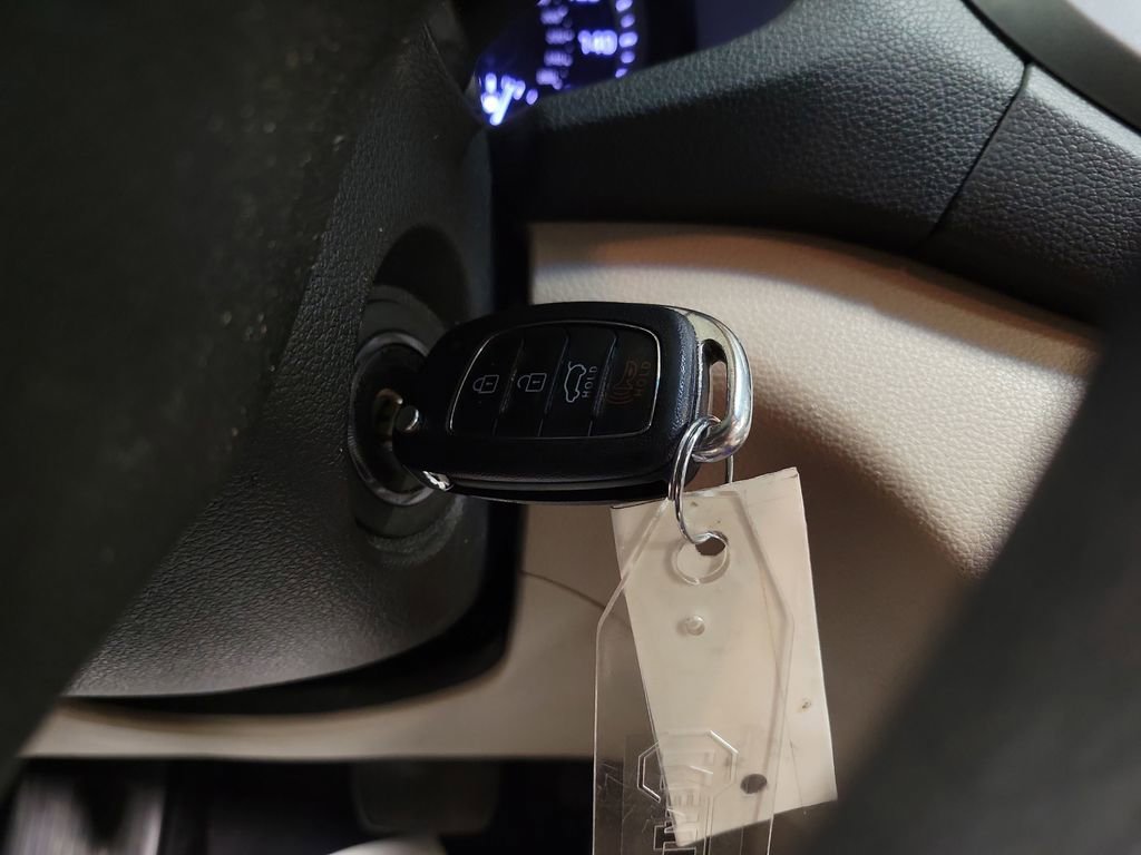 Used 2017 Hyundai Tucson SE image 16