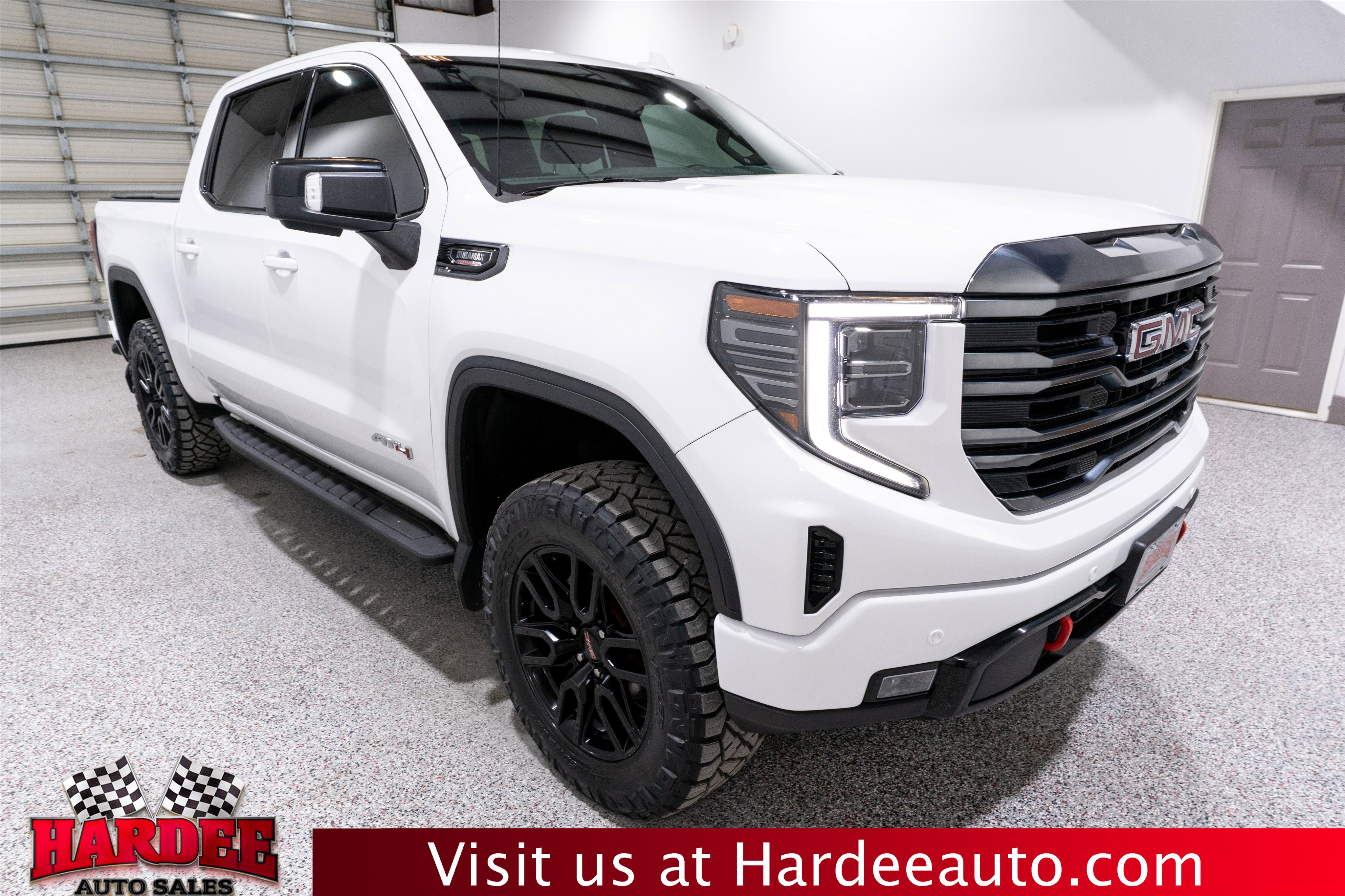 Used 2024 GMC Sierra 1500 AT4 w/ Technology Package image 6