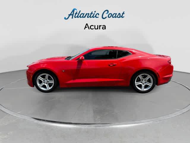Used 2022 Chevrolet Camaro LT RWD image 5