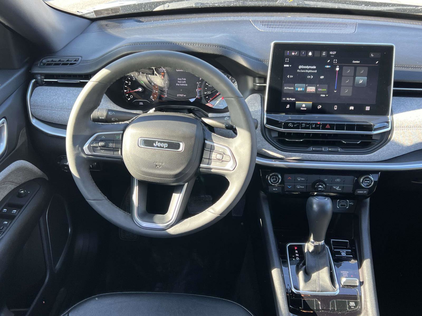 Used 2023 Jeep Compass Latitude image 30