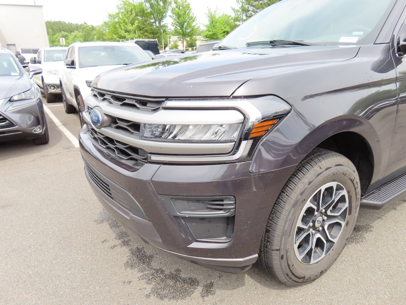 Used 2024 Ford Expedition Max XLT AWD/4WD image 8